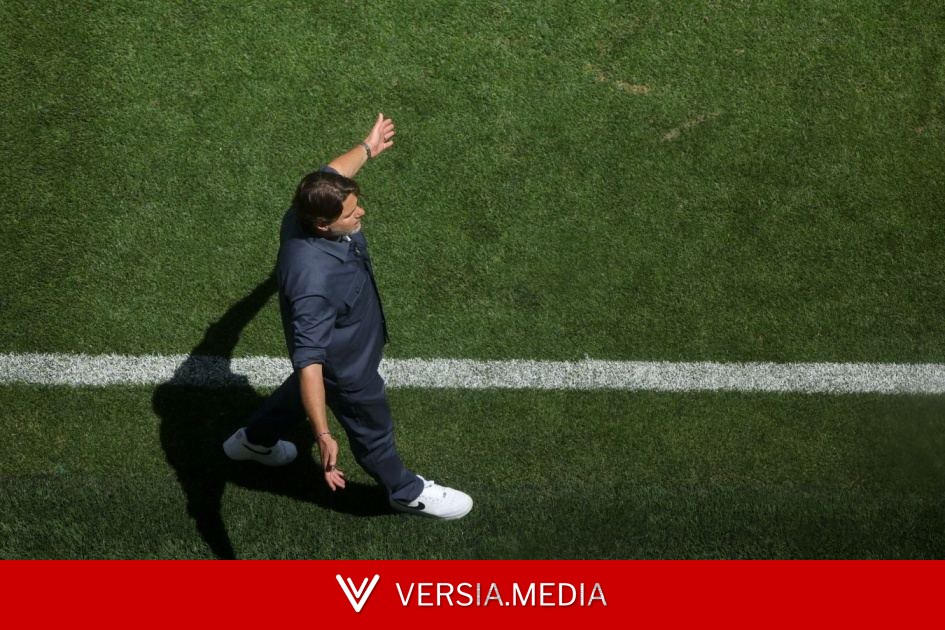 Фото: Почеттино в ярости ударил по боксу с водой после гола Бельгии в матче с США
