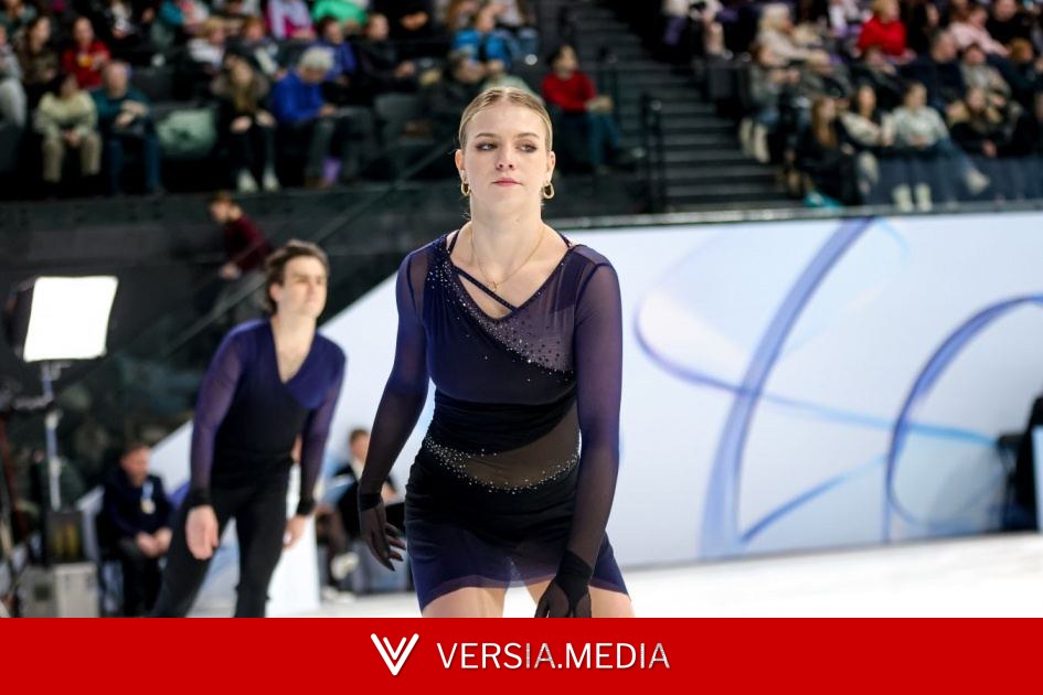 Александра Трусова получила диплом об окончании МГУ