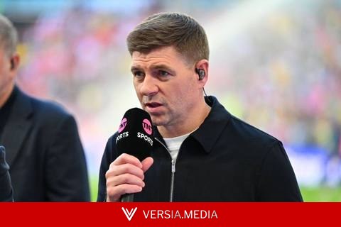 «Лучшее, что завершило мой день». Джеррард — про футболку Эндо на скамейке сборной Японии